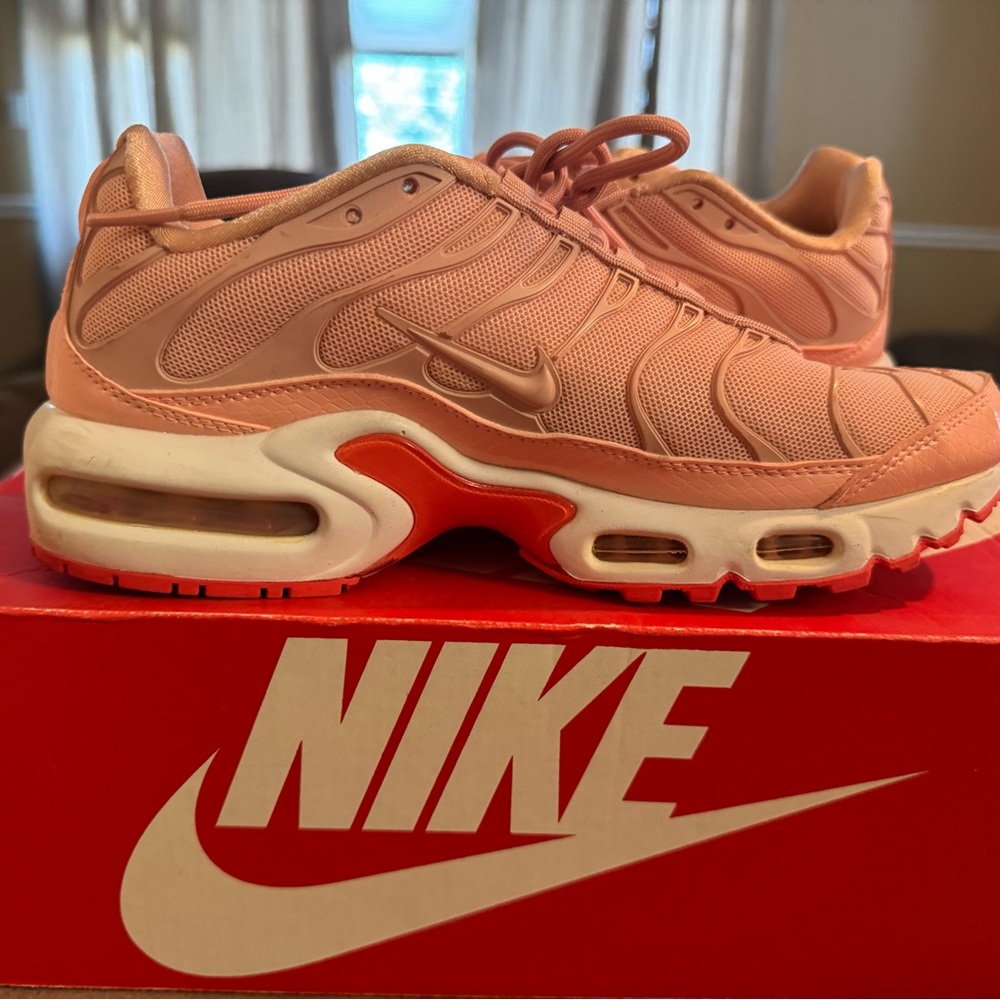 2019 Nike Wmns Air Max Plus SE 'CoralStardust' - Picture 3 of 6